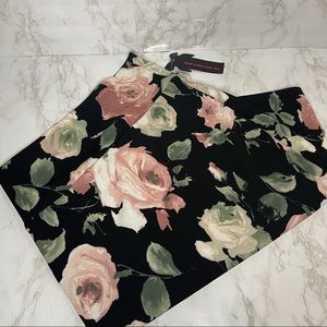 Floral pencil skirt NWT